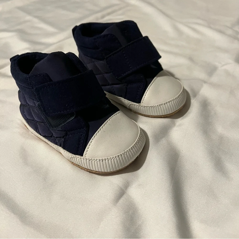 NWOT Old Navy High Top Quilted Blue Textured Sneakers Size 12-18 Months